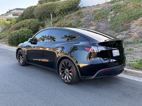 Used 2022 Tesla Model Y Performance AWD/4WD image 6