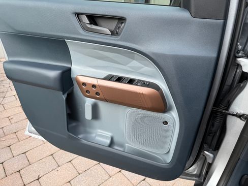 Used 2024 Ford Maverick Lariat image 14