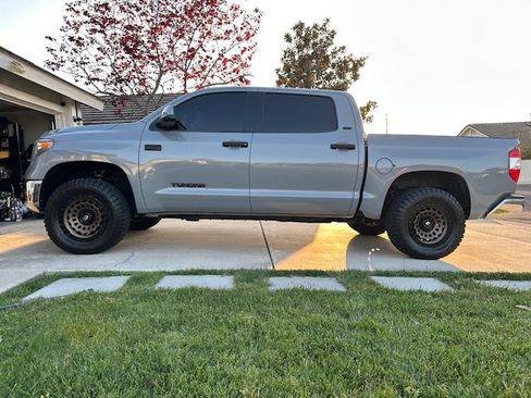Used 2020 Toyota Tundra SR5 RWD image 1