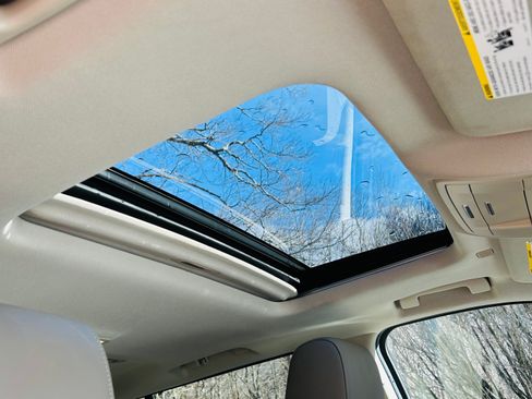 Used 2019 Chevrolet Suburban LT w/ LT Signature Package image 6