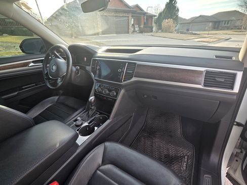 Used 2019 Volkswagen Atlas SEL Premium image 4