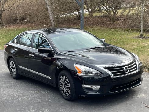 Used 2014 Nissan Altima 2.5 S w/ Display Audio Package image 1