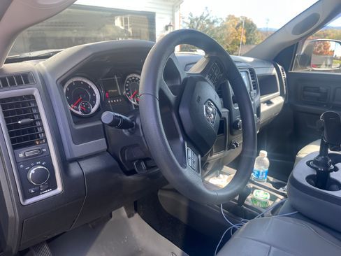 Used 2018 RAM 2500 Tradesman w/ Popular Equipment Group image 9