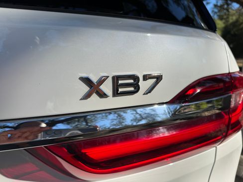 Used 2022 BMW ALPINA XB7 image 23