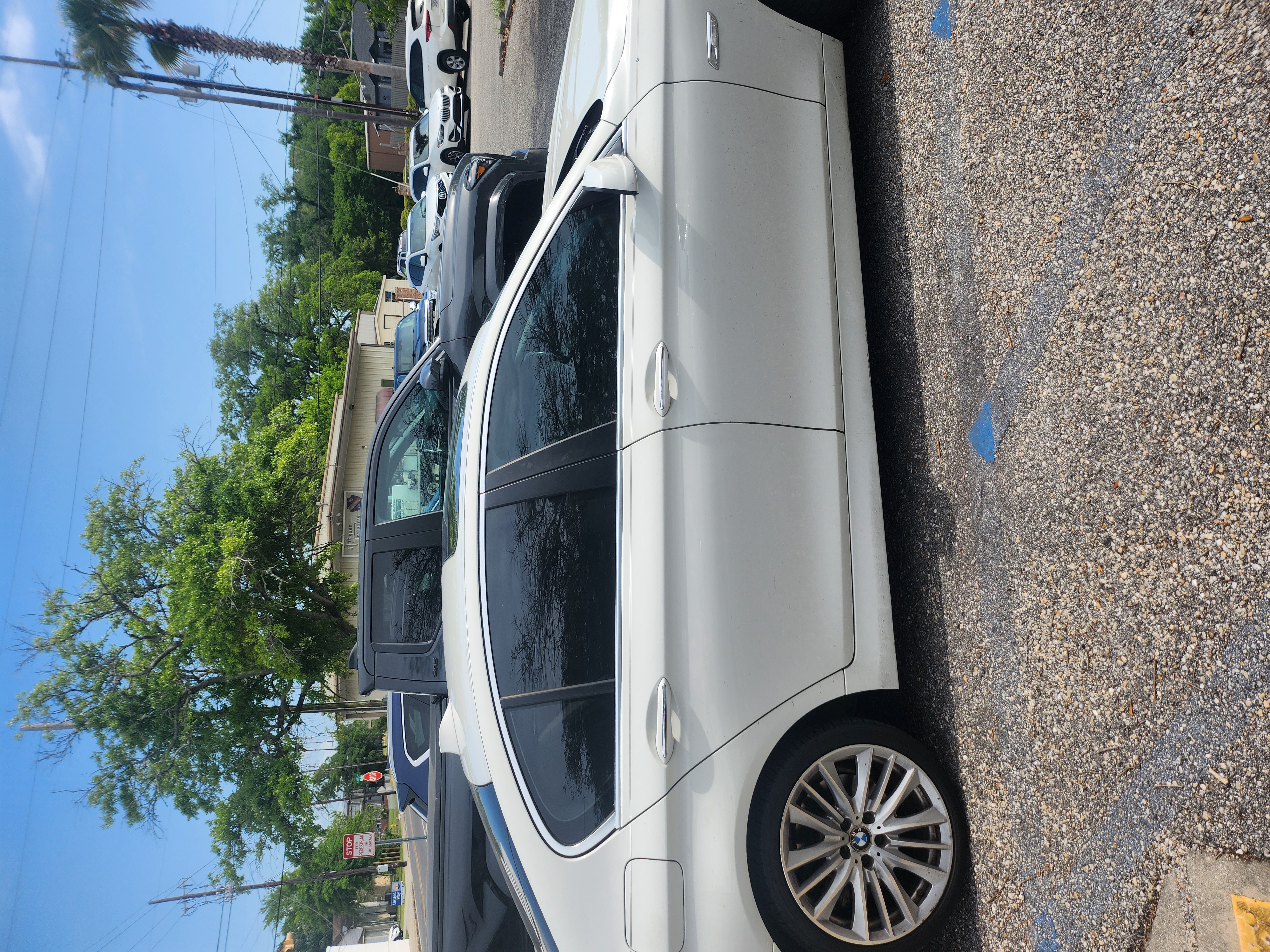 Used 2011 BMW 528i Sedan RWD image 1