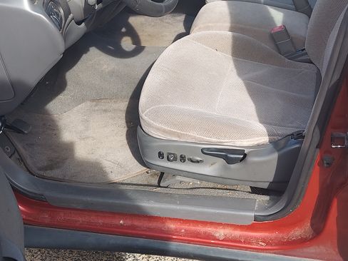 Used 1999 Ford Taurus SE image 10