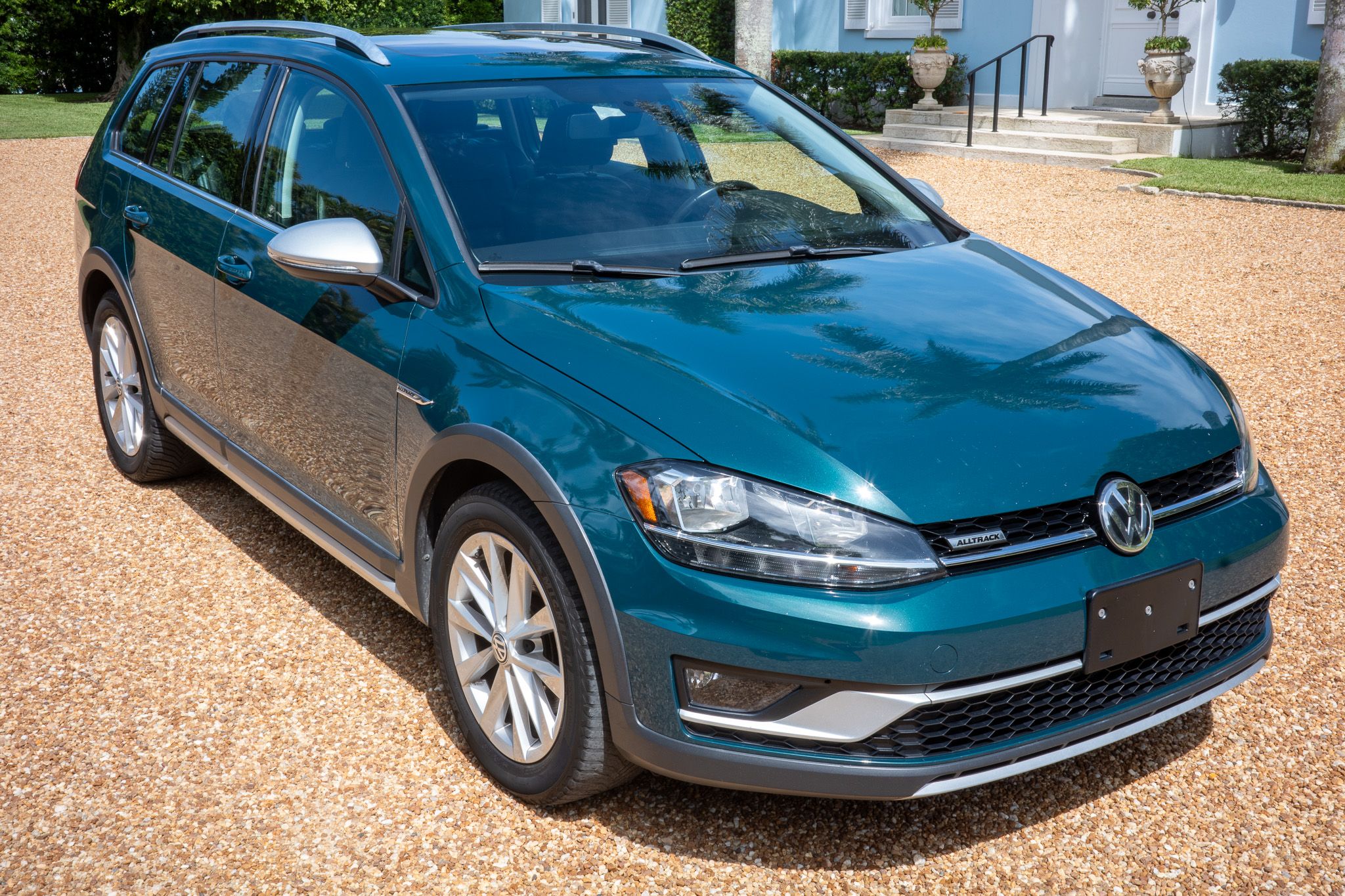 Used 2018 Volkswagen Golf Alltrack SE AWD/4WD image 2