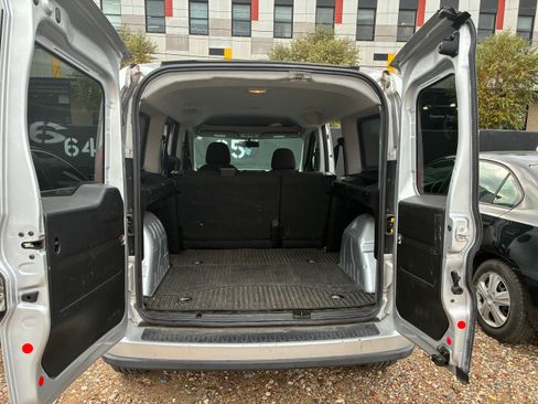 Used 2019 RAM ProMaster City SLT w/ Popular Equipment Group image 10