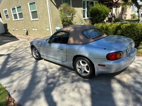 Used 2000 MAZDA MX-5 Miata LS RWD image 12