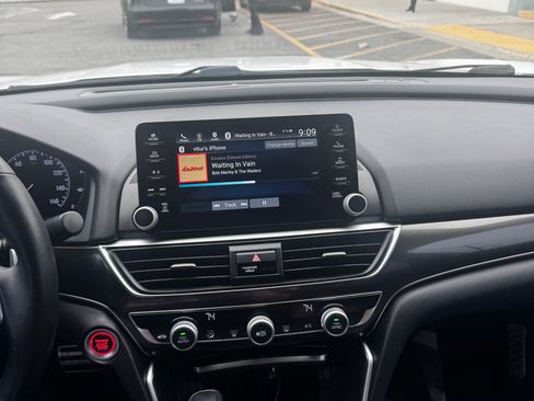 Used 2019 Honda Accord Sport image 6