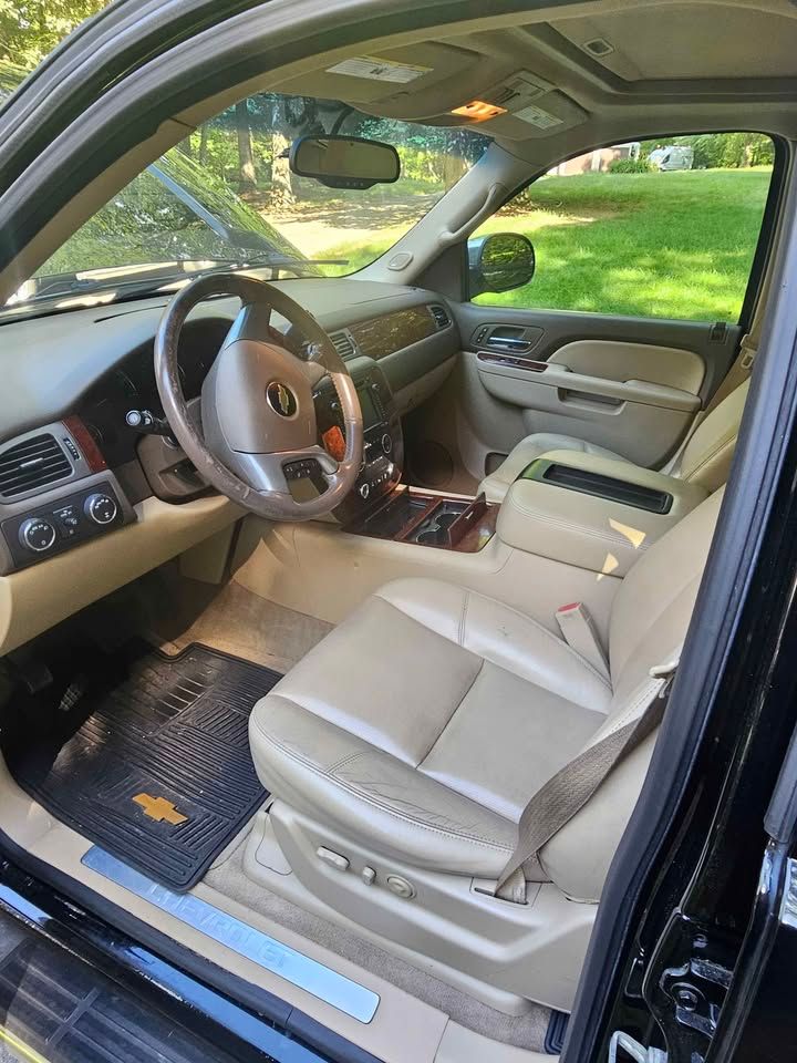 Used 2014 Chevrolet Tahoe LTZ AWD/4WD image 8