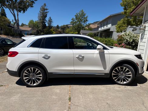 Used 2016 Lincoln MKX Reserve w/ Luxury Package AWD/4WD image 1