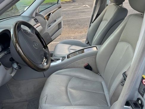 Used 2006 Mercedes-Benz E 350 4MATIC Sedan image 6