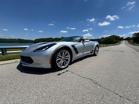 Used 2016 Chevrolet Corvette Z06 w/ 2LZ Preferred Equipment Group RWD image 9