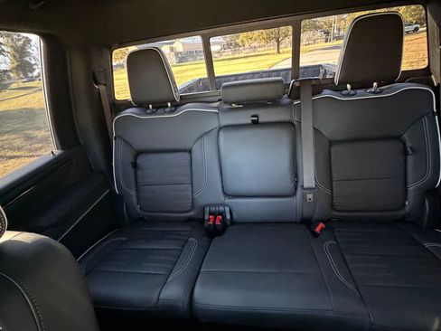 Used 2025 GMC Sierra 2500 AT4X image 16