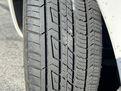 Used 2001 Toyota Avalon XL image 11