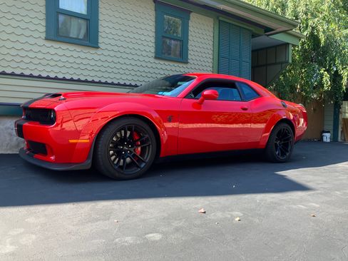 Used 2022 Dodge Challenger SRT Hellcat RWD image 2