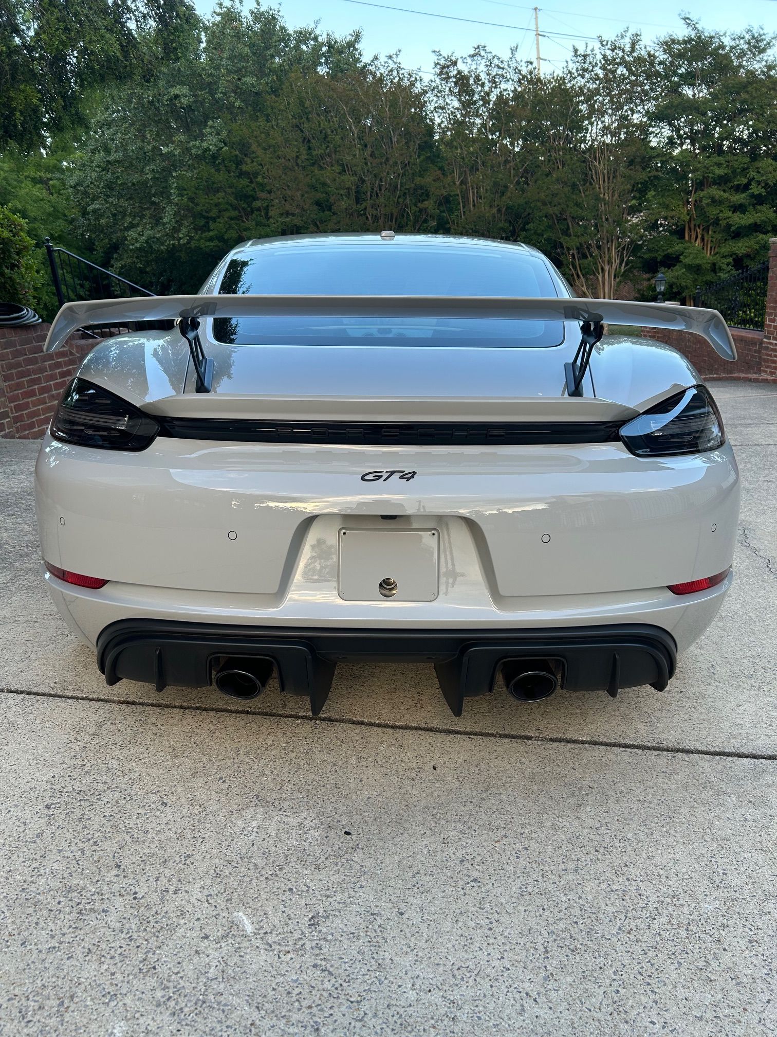 Used 2022 Porsche 718 Cayman GT4 RWD image 5
