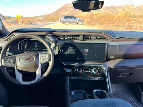 Used 2024 GMC Sierra 3500 Denali w/ Denali Reserve Package image 9