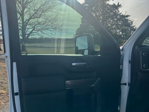 Used 2022 Chevrolet Silverado 3500 LTZ image 20