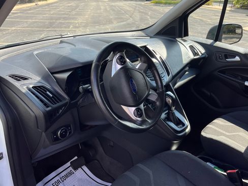 Used 2018 Ford Transit Connect XLT image 9