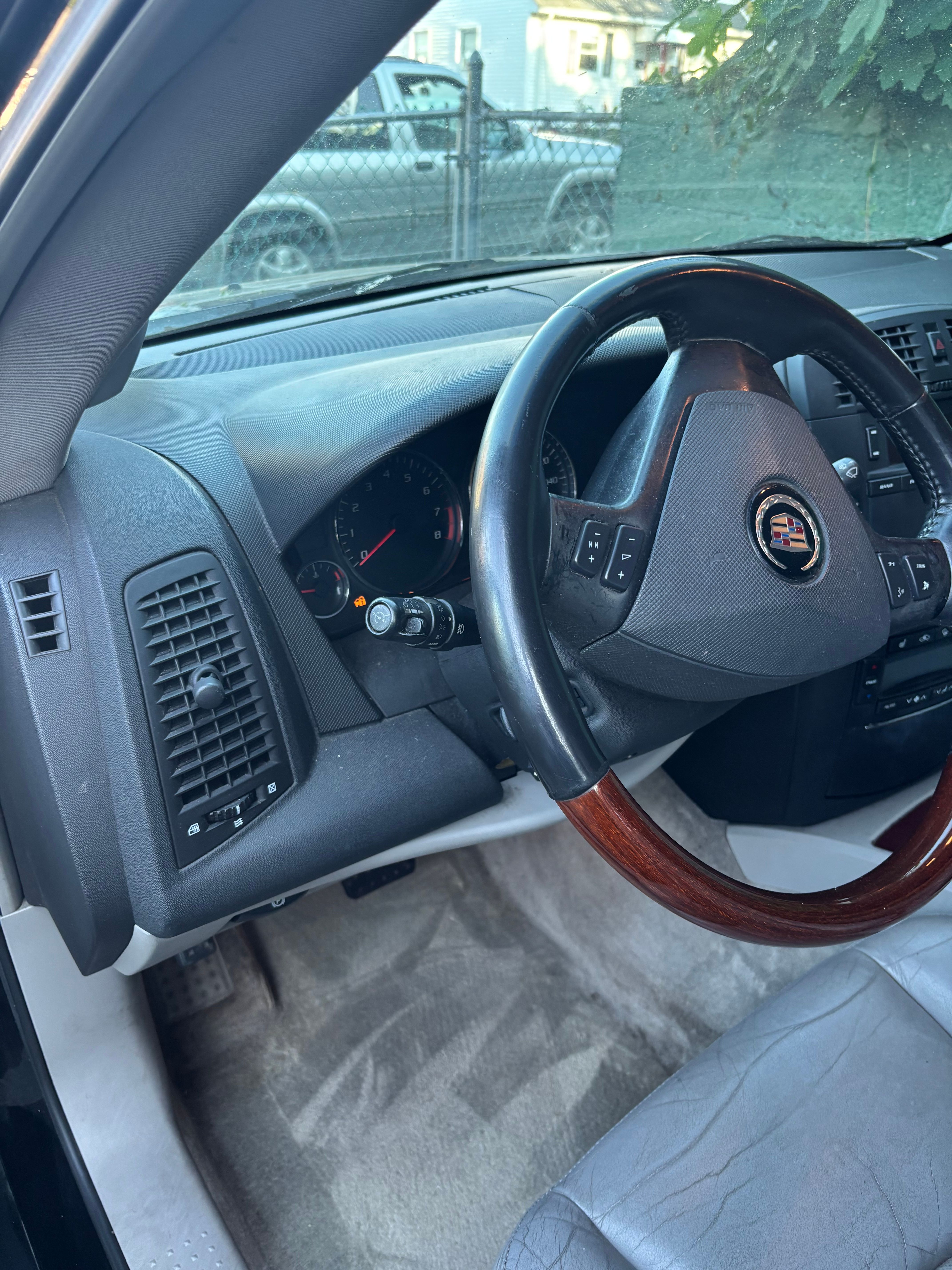 Used 2005 Cadillac SRX w/ Preferred Equipment Group AWD/4WD image 6
