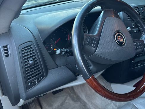 Used 2005 Cadillac SRX w/ Preferred Equipment Group AWD/4WD image 6