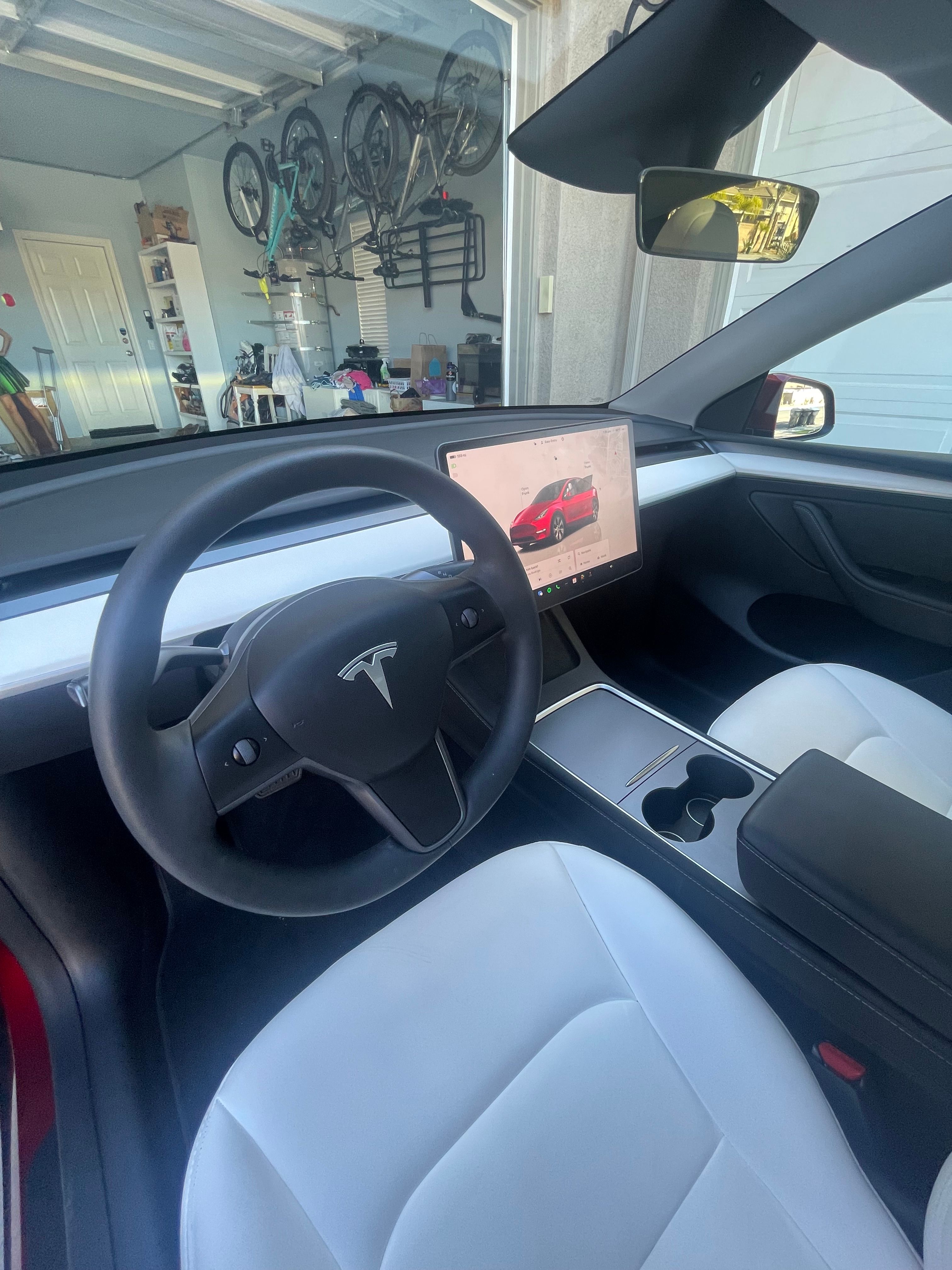 Used 2024 Tesla Model Y 2WD image 4