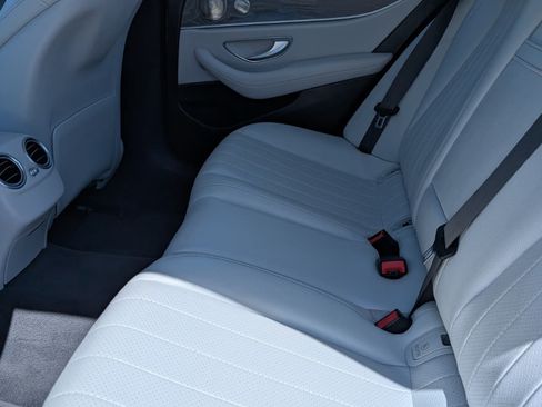 Used 2022 Mercedes-Benz E 350 Sedan image 8