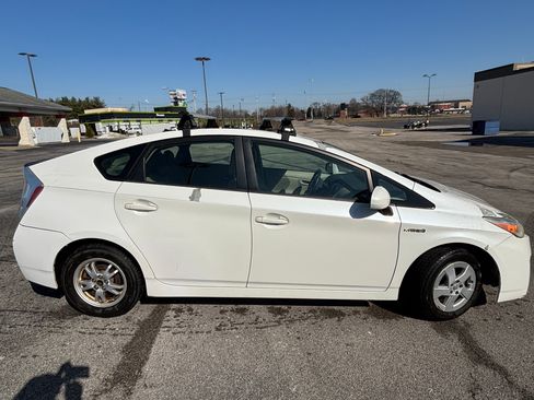 Used 2010 Toyota Prius Five image 8