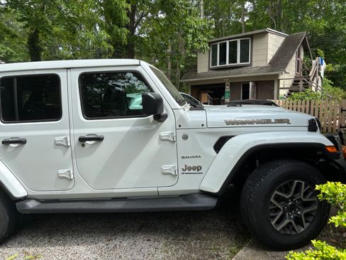 Used 2024 Jeep Wrangler Unlimited Sahara w/ Safety Group AWD/4WD image 5