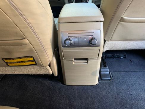 Used 2011 Toyota Highlander SE image 22