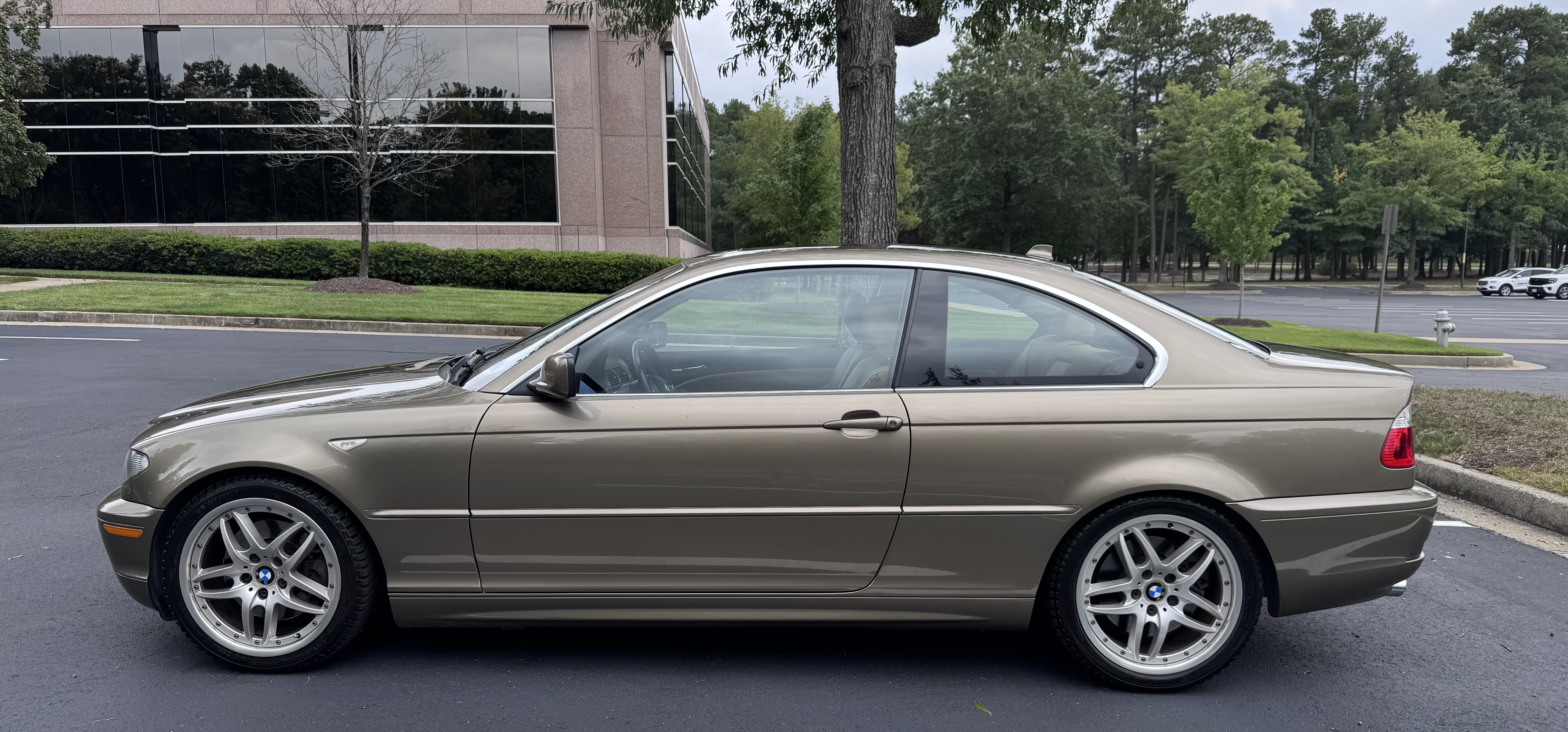 Used 2005 BMW 330Ci Coupe RWD image 9