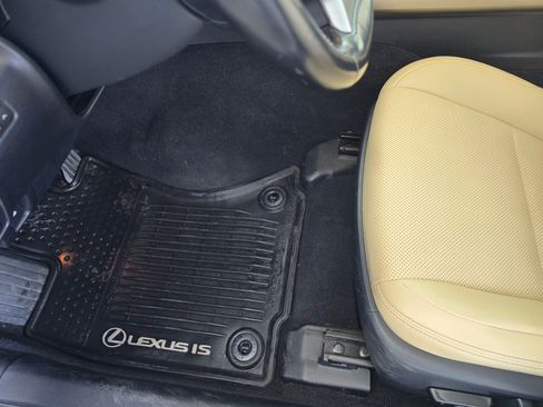 Used 2016 Lexus IS 300 AWD w/ Premium Package image 18