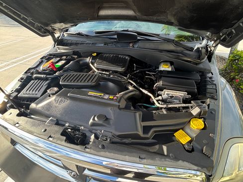 Used 2005 Dodge Durango SXT image 14