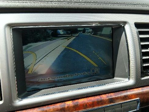 Used 2011 Jaguar XF Premium image 26