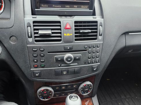 Used 2011 Mercedes-Benz C 300 4MATIC Sedan image 10