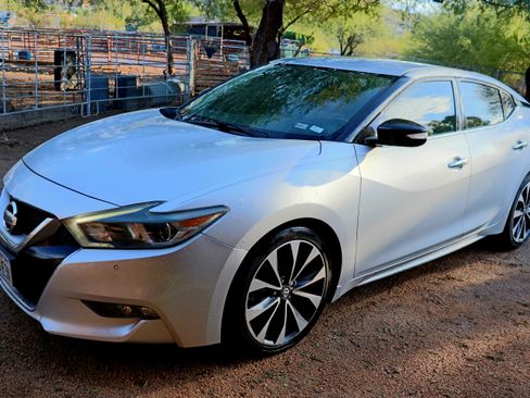 Used 2016 Nissan Maxima SR image 15