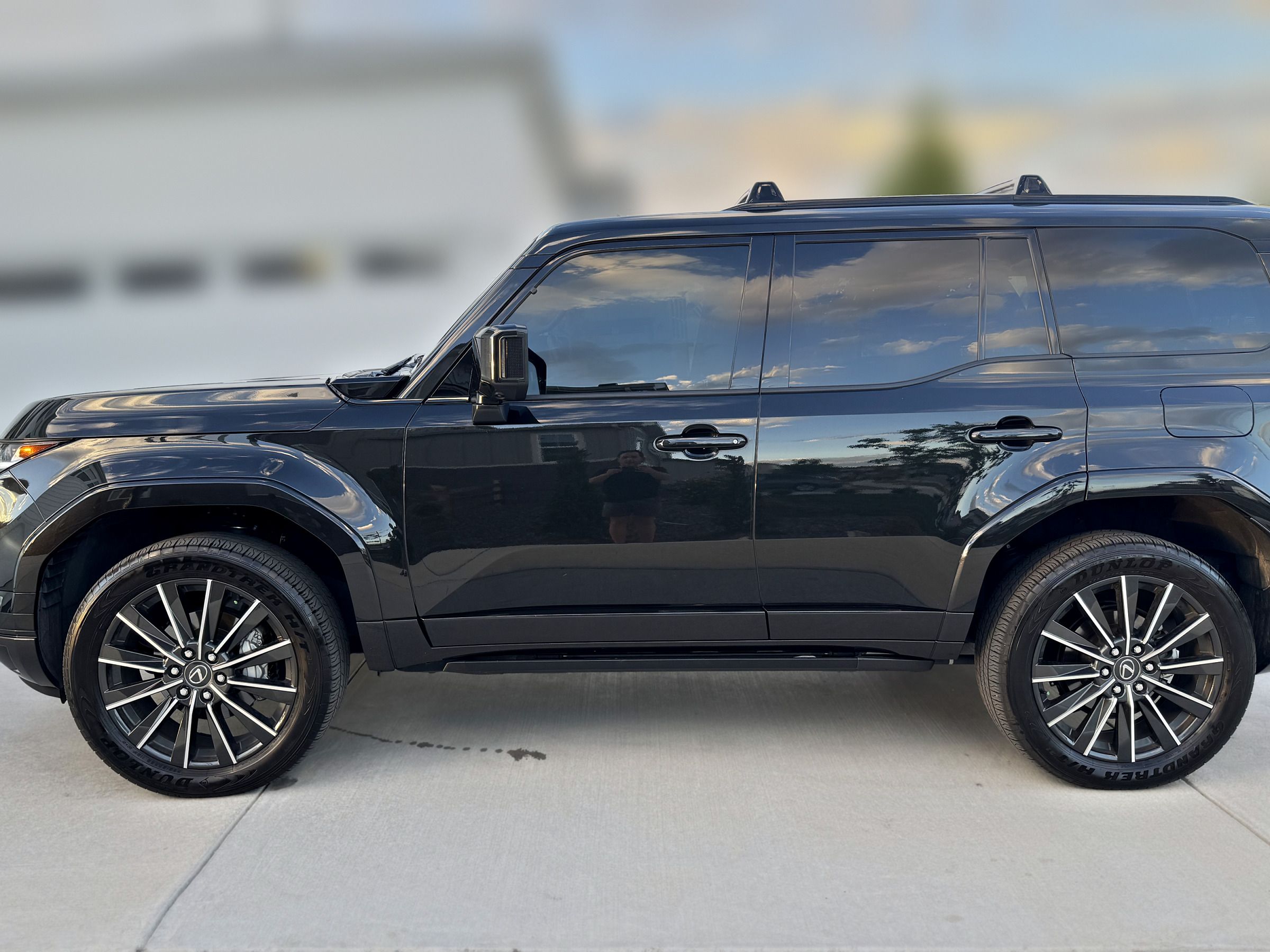 Used 2025 Lexus GX 550 w/ Accessory Package (2T) AWD/4WD image 10