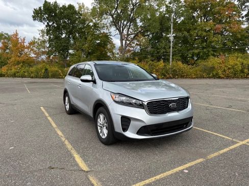 Used 2019 Kia Sorento L image 4