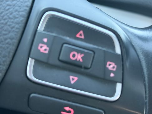 Used 2013 Volkswagen Passat 2.5 SE image 9