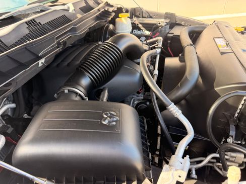 Used 2017 RAM 1500 Express w/ Express Value Package RWD image 14