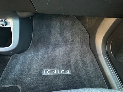 Used 2022 Hyundai Ioniq 5 SE w/ Cargo Package image 21