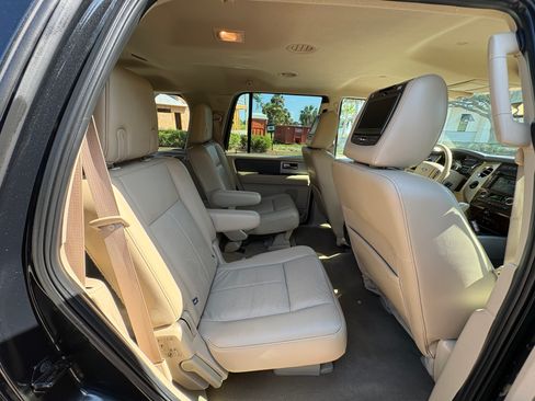 Used 2014 Ford Expedition XLT w/ Equipment Group 202A RWD image 14