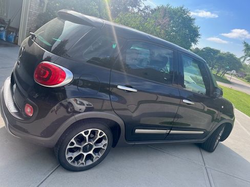 Used 2014 FIAT 500L Trekking w/ Popular Equipment Group FWD image 2
