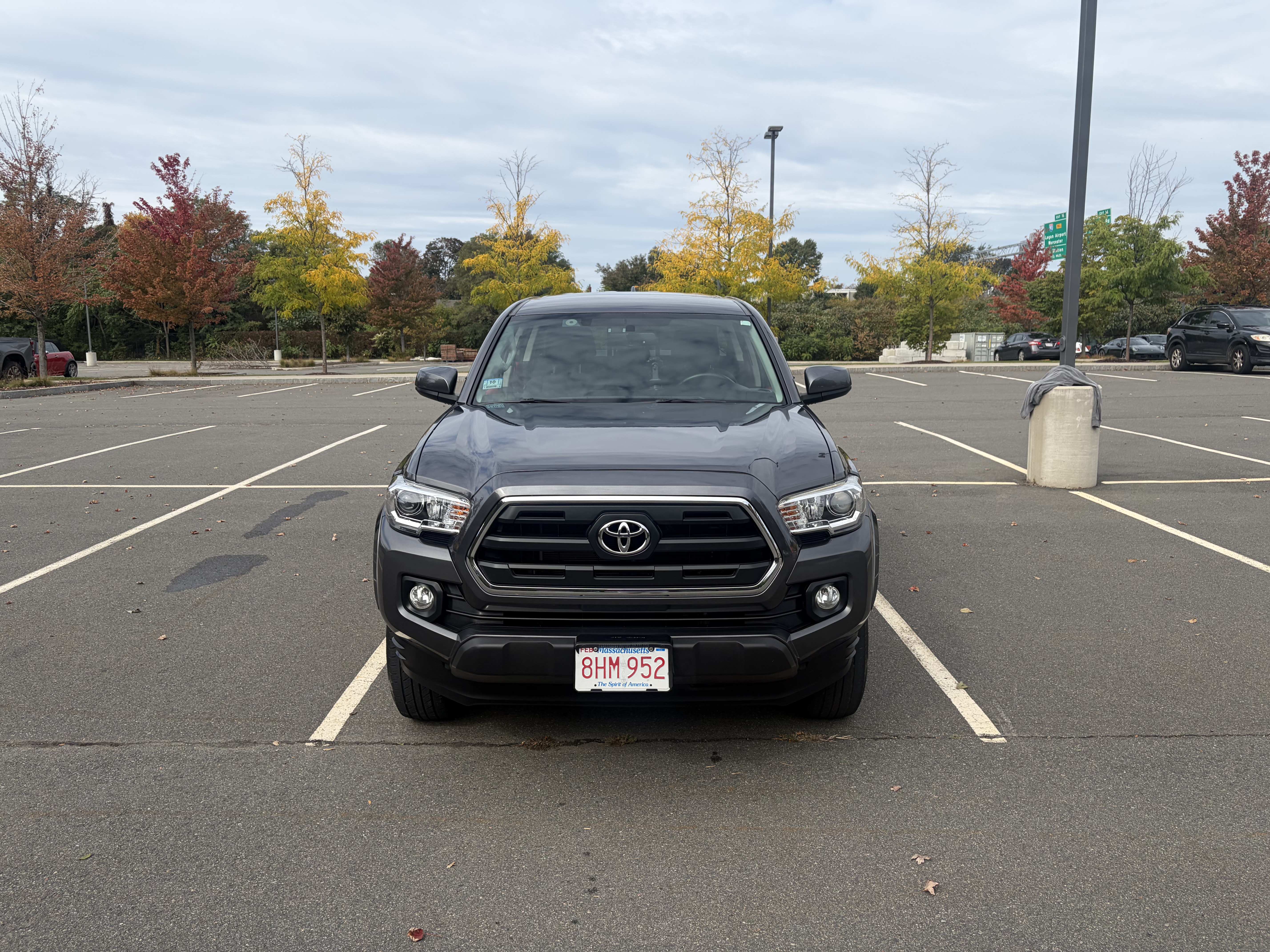 Used 2016 Toyota Tacoma SR5 w/ SR5 Appearance Package (SN) AWD/4WD image 2