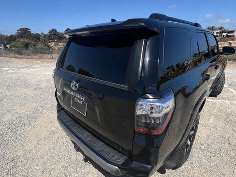 Used 2020 Toyota 4Runner TRD Off-Road Premium w/ Moonroof Package AWD/4WD image 11