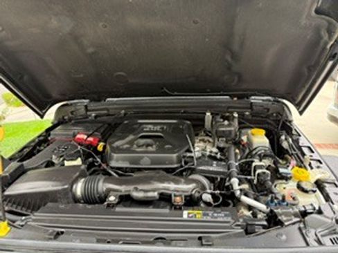 Used 2019 Jeep Wrangler Unlimited Rubicon AWD/4WD image 18