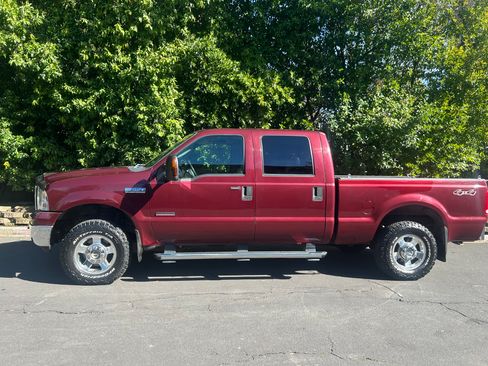 Used 2006 Ford F250 Lariat image 2
