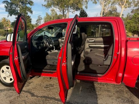 Used 2017 Toyota Tundra SR5 w/ SR5 Upgrade Package image 15